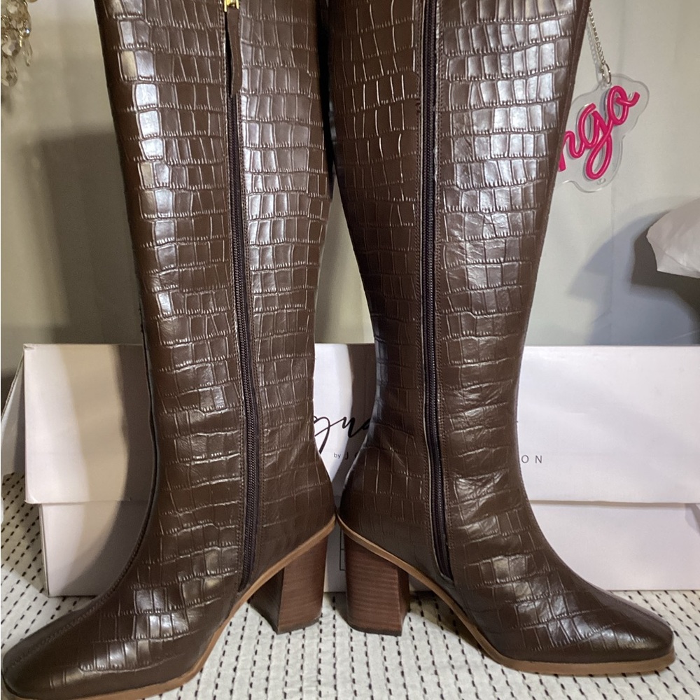 Journee Collection Brown Croc-Embossed Heeled Boots NIB 7.5 Women’s - Picture 7 of 16